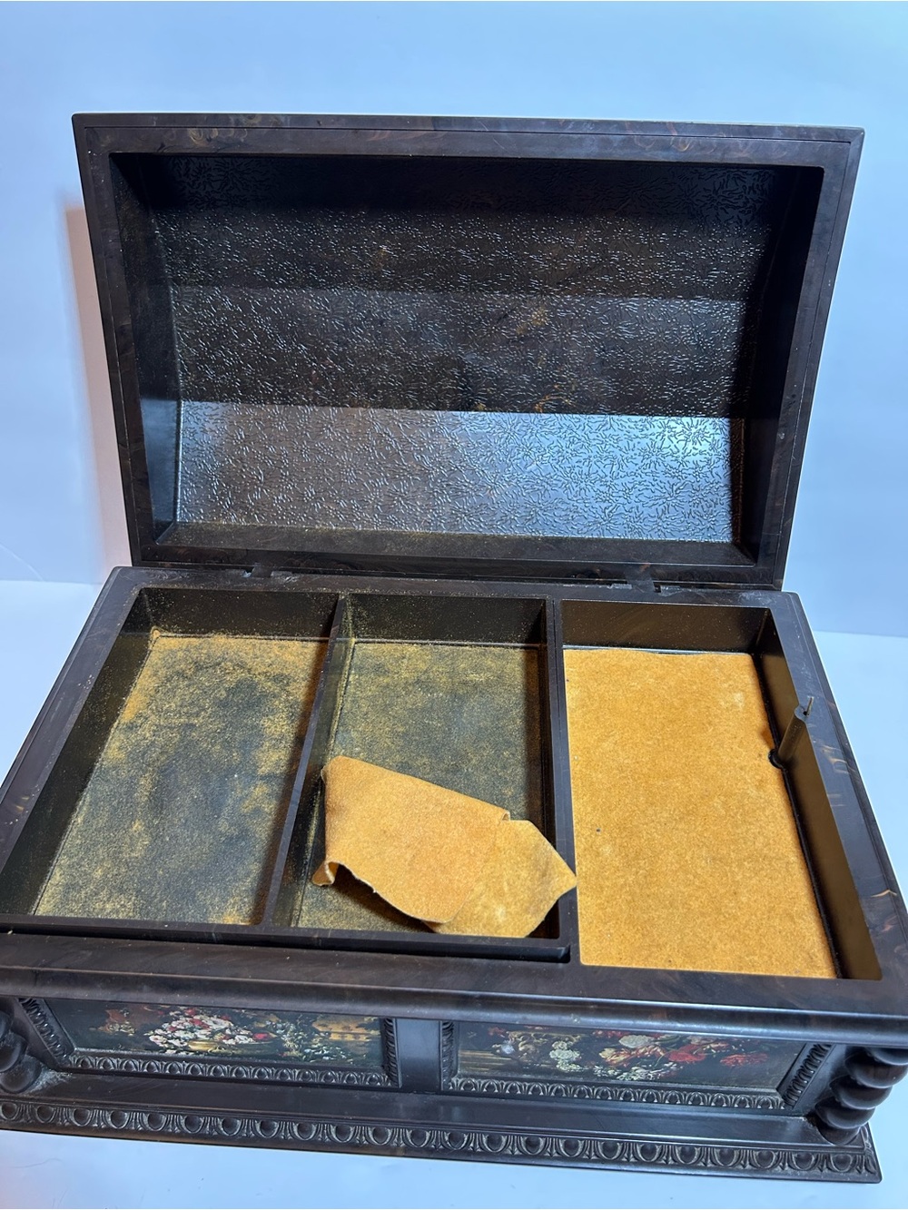 Vtg 1976 Merle Norman Victorian Style Musical Jewelry Box Chest WORKS GREAT! - Picture 9 of 12